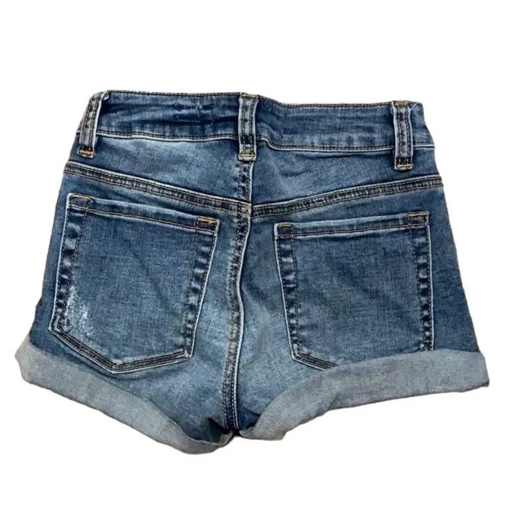 🌟 Bullhead Distressed Super Stretch Shorty - Size 22